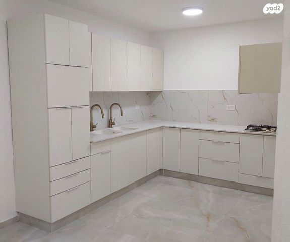 רפאל אלנקווה 52