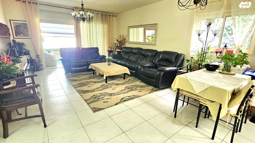 טרומפלדור 13