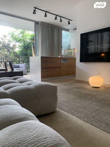 כ"ג יורדי הסירה 17