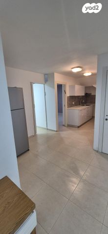 גלוסקא זכריה 22