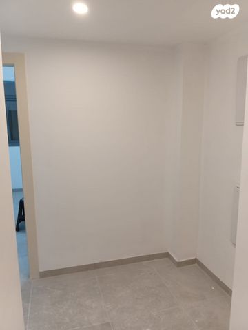 כ"ט בנובמבר 17