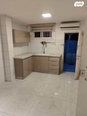 סטודיו/ לופט, שלמה בן יוסף 13, ארמון הנציב, תלפיות מזרח, ירושלים