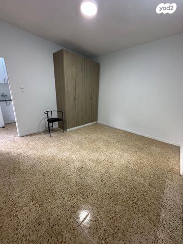 בית פרטי/ קוטג', גיל 65, נווה עמל, הרצליה