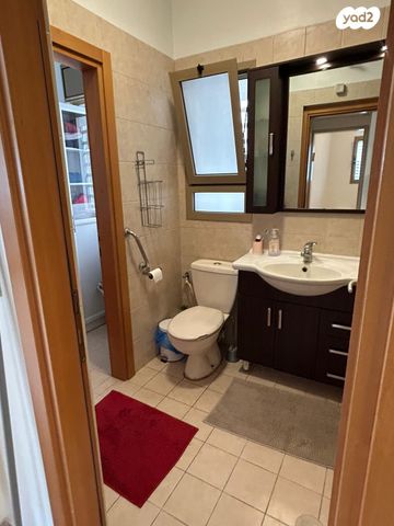 דירה, כרמל 7, אחוזת הנשיא, רחובות