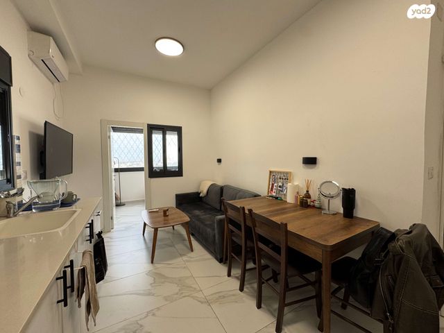 דרך יד לבנים 9