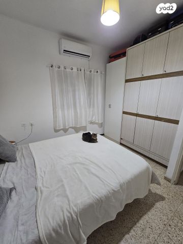 ישראל אהרוני 10