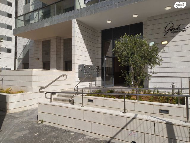 הרב מרדכי אליהו 21