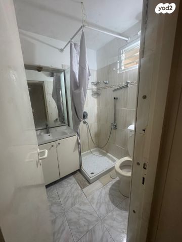 ח.מ. שפירא 12