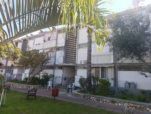 שקמים ואגמים