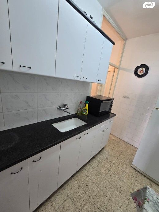 דירה, מנדלי מוכר ספרים 12, לב העיר, בת ים