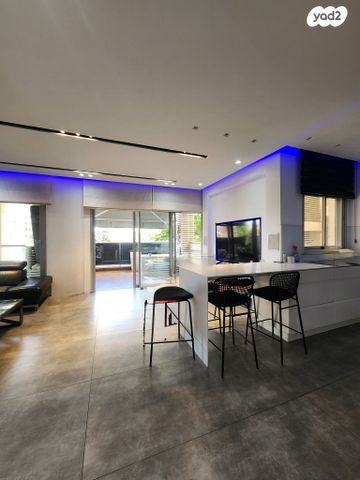 הגוש הגדול, רמת אביב החדשה, נופי ים