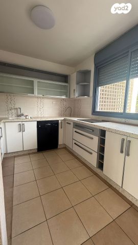 רובע הקריה, הסיטי