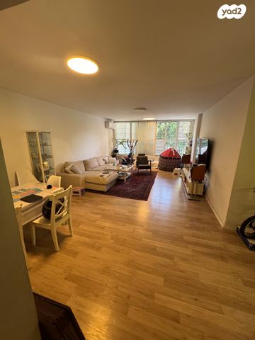 שדרות לוי אשכול 62