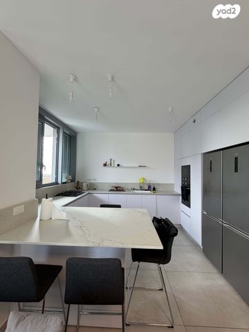 אזורי חן, גימל החדשה