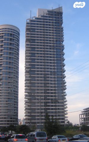 ניסים אלוני 