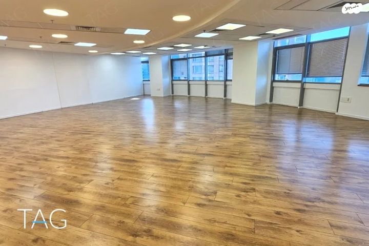 דרך מנחם בגין 7