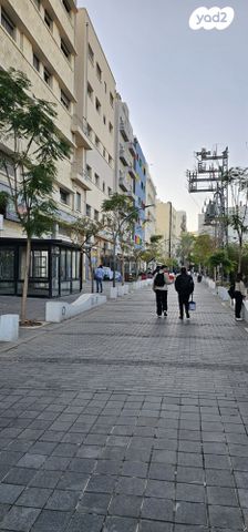 חנויות/ שטח מסחרי