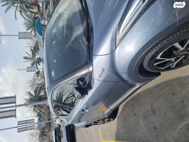 מודעת רכב טויוטה C-HR