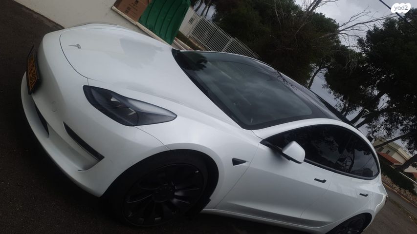 מודעת רכב טסלה מודל 3