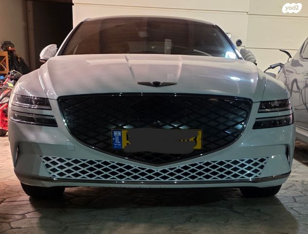 מודעת רכב ג'נסיס G80