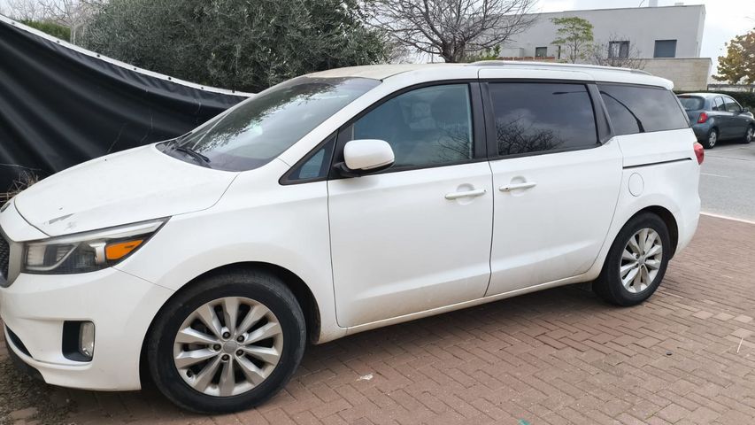 מודעת רכב קיה קרניבל