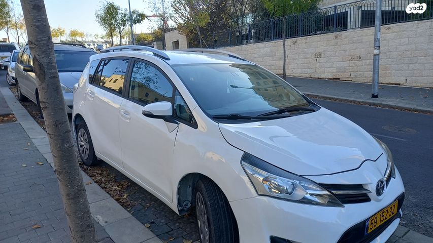 מודעת רכב טויוטה ורסו