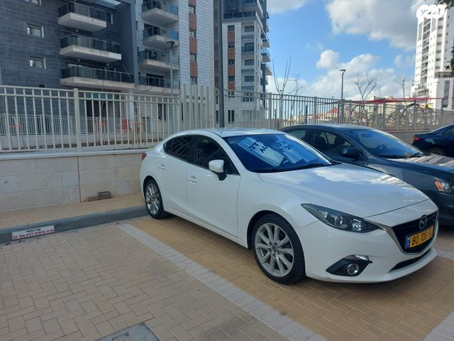 מודעת רכב מאזדה 3