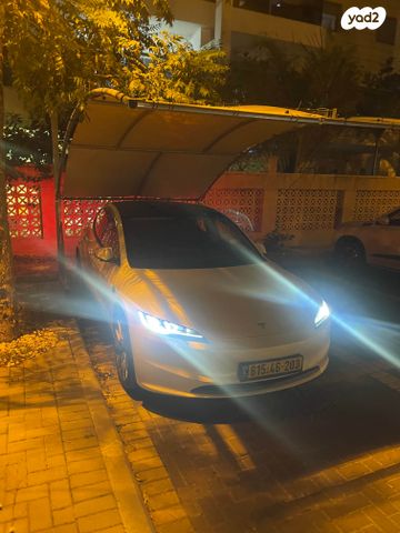 מודעת רכב טסלה מודל 3