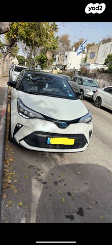 מודעת רכב טויוטה C-HR