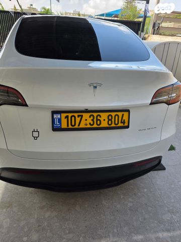 מודעת רכב טסלה מודל Y