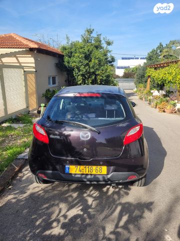 מודעת רכב מאזדה 2