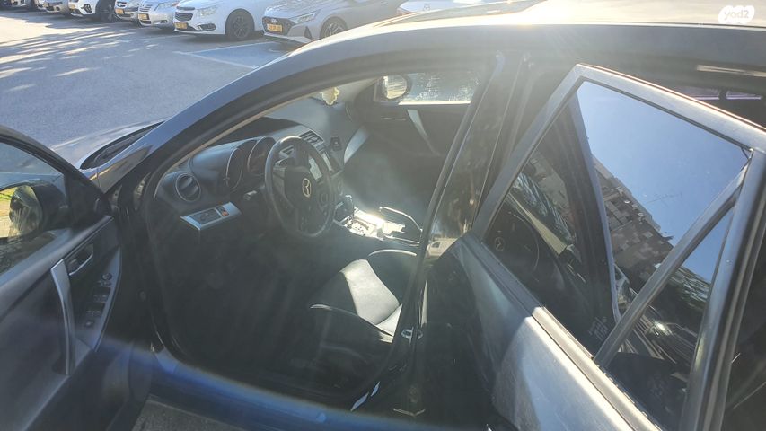 מודעת רכב מאזדה 3