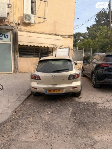 מודעת רכב מאזדה 3