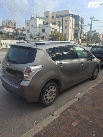 מודעת רכב טויוטה ורסו