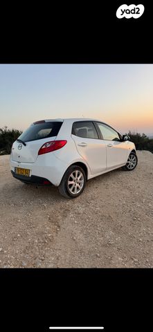 מודעת רכב מאזדה 2