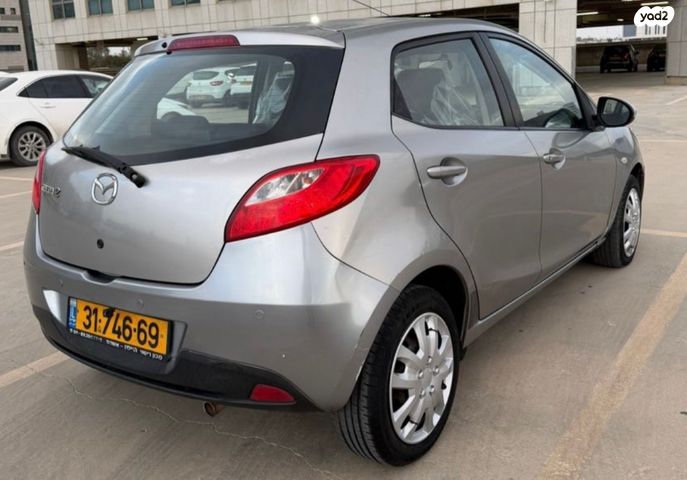 מודעת רכב מאזדה 2