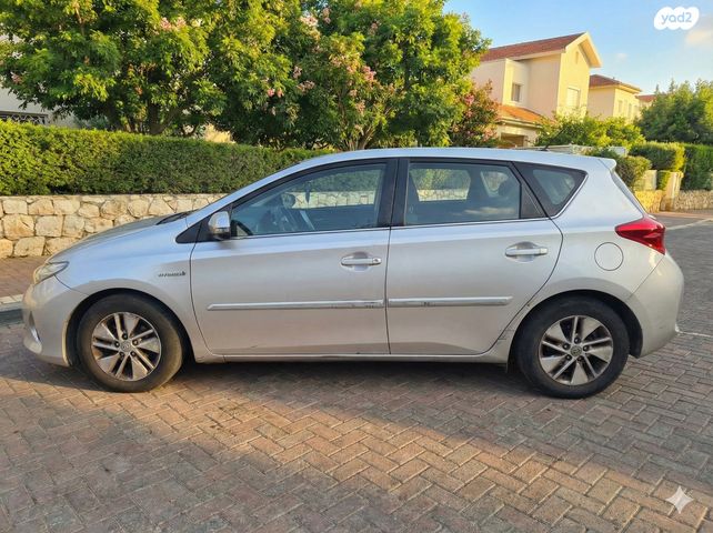 מודעת רכב טויוטה אוריס