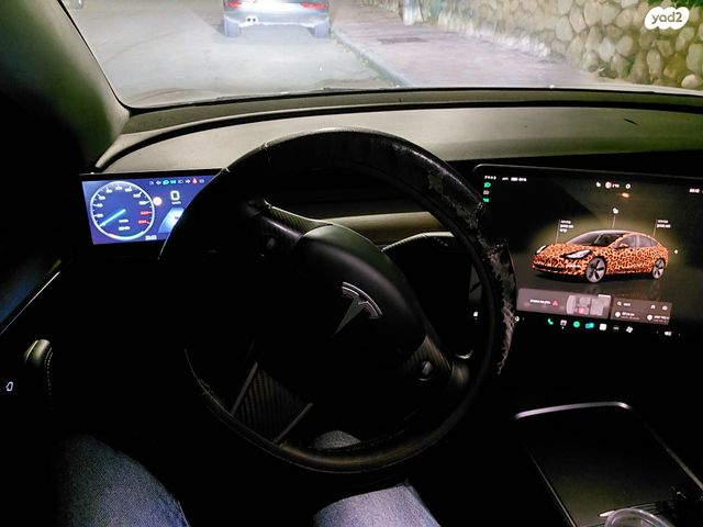 מודעת רכב טסלה מודל 3