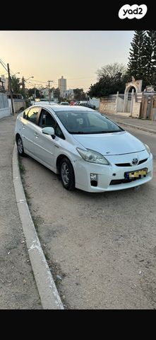 מודעת רכב טויוטה פריוס