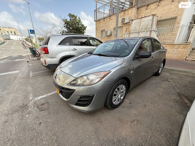 מודעת רכב מאזדה 3