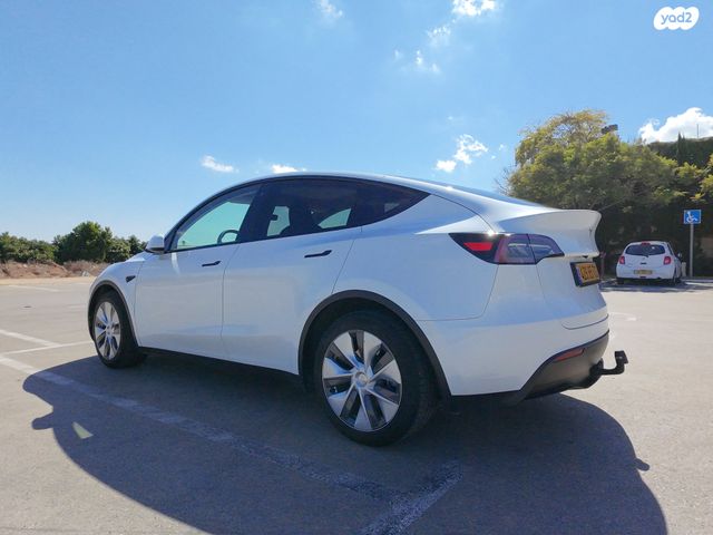 מודעת רכב טסלה מודל Y