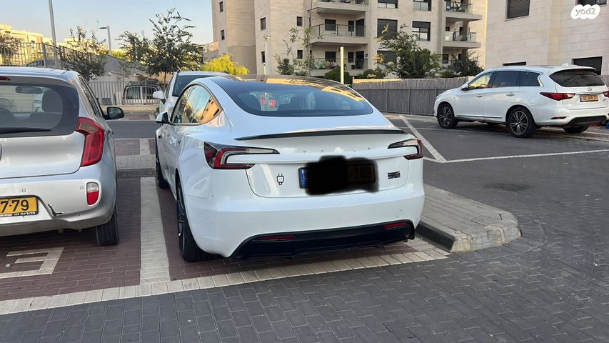 מודעת רכב טסלה מודל 3
