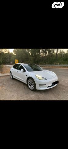 מודעת רכב טסלה מודל 3