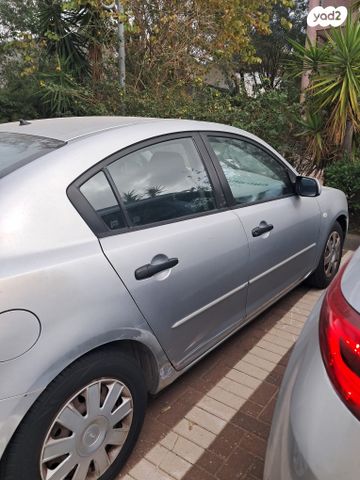 מודעת רכב מאזדה 3