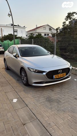 מודעת רכב מאזדה 3