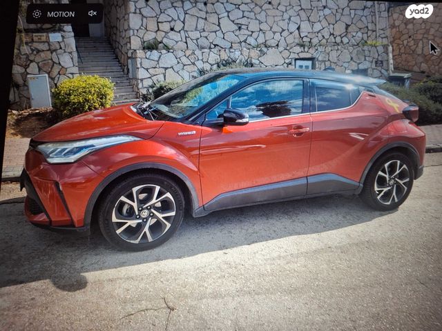 מודעת רכב טויוטה C-HR