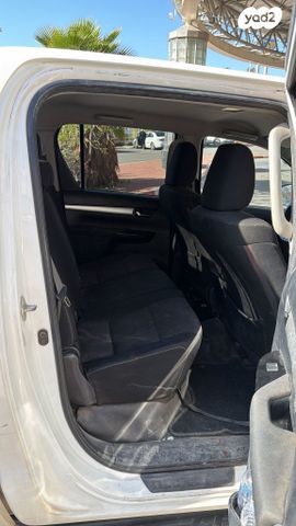 מודעת רכב טויוטה היילקס 2
