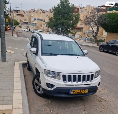 מודעת רכב ג'יפ קומפאס