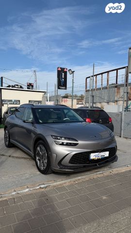 מודעת רכב ג'נסיס GV60