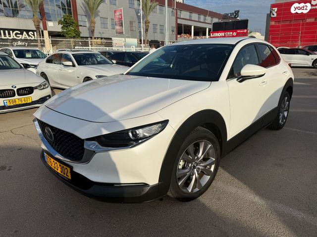 מודעת רכב מאזדה CX-30